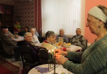 Светлый праздник Ханука: евреи Рыбницы зажгли ханукальные свечи