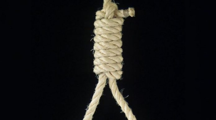 Трагедия: школьница покончила жизнь самоубийством Трагедия: школьница покончила жизнь самоубийством