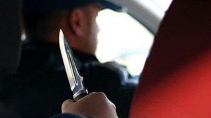 В Рыбнице пассажир угрожал таксисту ножом
