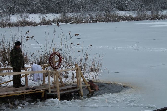 Крещение Господне: как безопасно окунуться в прорубь