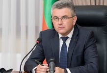 Президент Вадим Красносельский дал высокую оценку службам, которые ликвидировали последствия непогоды Президент высоко оценил готовность служб к ликвидации последствий непогоды. Фото: Новости Приднестровья