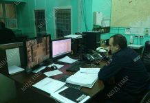 Винтовку вместо цветов взял рыбничанин на встречу со своей девушкой На свидание с винтовкой вместо цветов