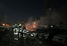Пожар на штрафплощадке в Одессе уничтожил 20 автомобилей Пожар на штрафплощадке в Одессе