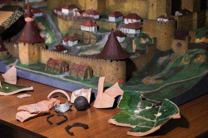 Археологические находки были переданы в музей Бендерской крепости Археологические находки были переданы в музей Бендерской крепости