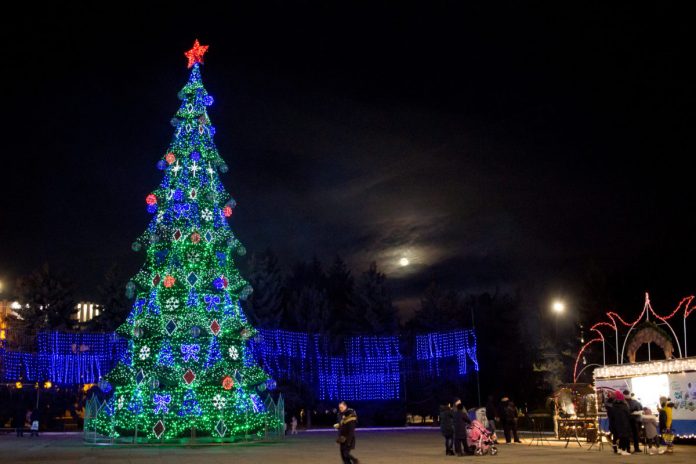 Новогоднее оформление рыбницкой площади Победы признано лучшим в республикеп