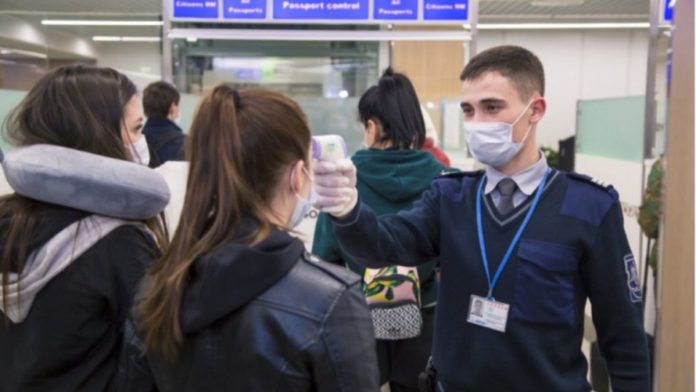 Два гражданина Молдовы с подозрением на коронавирус доставлены из аэропорта в больницу