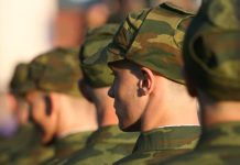 Выстрелил по неосторожности: солдат прямо на посту застрелил товарища В одной из воинских частей в Тирасполе от случайного выстрела погиб солдат