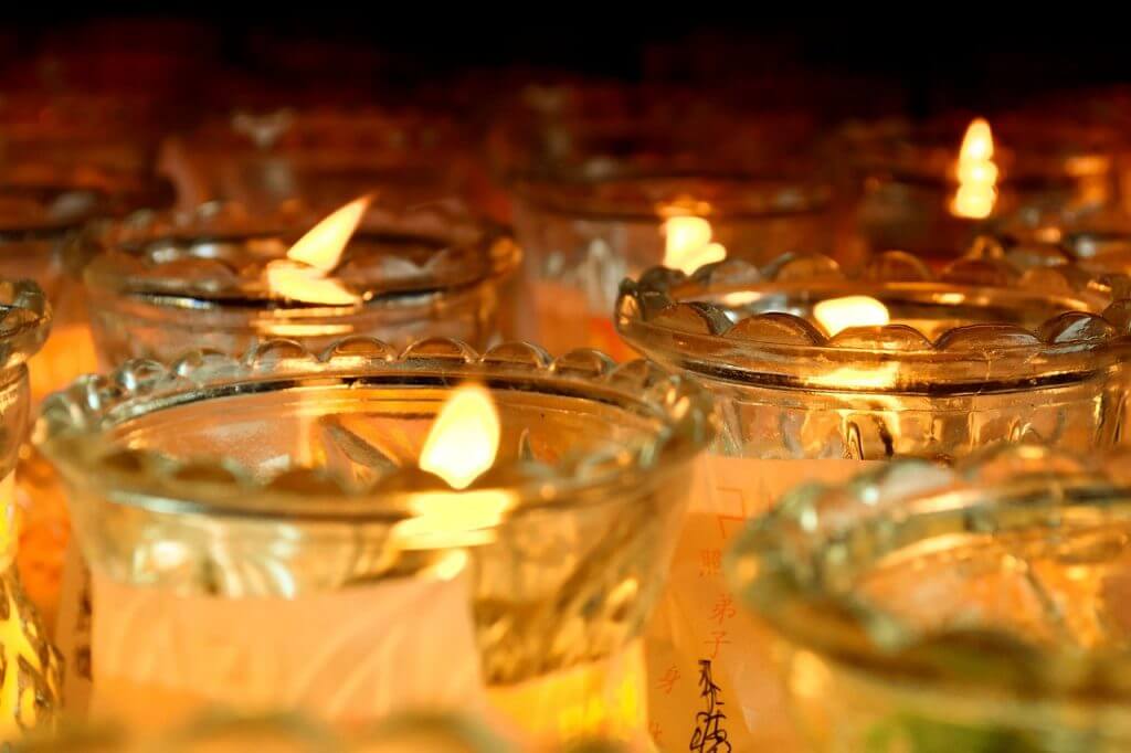 Страстная пятница — особый день сострадания. Следует посвятить день молитве.