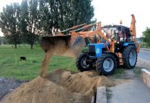 Что делается для того, чтобы предотвратить затопление жилых зон в Рыбницком районе? В Рыбницком районе укрепляют дамбы