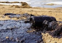 Произошла утечка нефтепродуктов в Днестр на границе Молдовы c Украиной На границе Молдовы c Украиной утечка нефтепродуктов в Днестр. Фото: ti71.ru