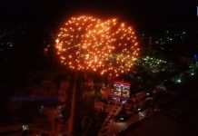 Праздничный салют в день металлурга — 2020 озарил ночное небо