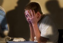 Склонение к суициду в интернете и СМИ будет уголовно наказуемым Склонение к суициду в интернете и СМИ будет уголовно наказуемым. Фото: sunhome.ru