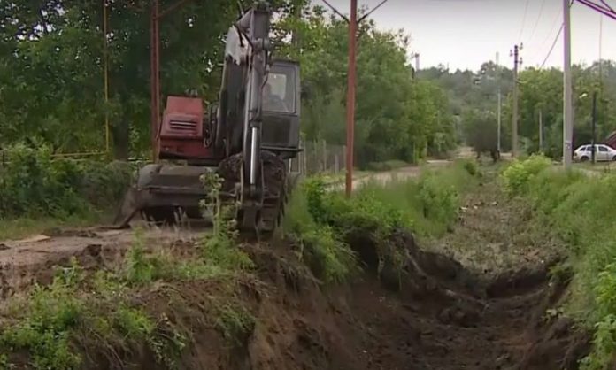 Фото: пресс-службы Верховного Совета.Восстановление дорог в сёлах Рыбницкого района