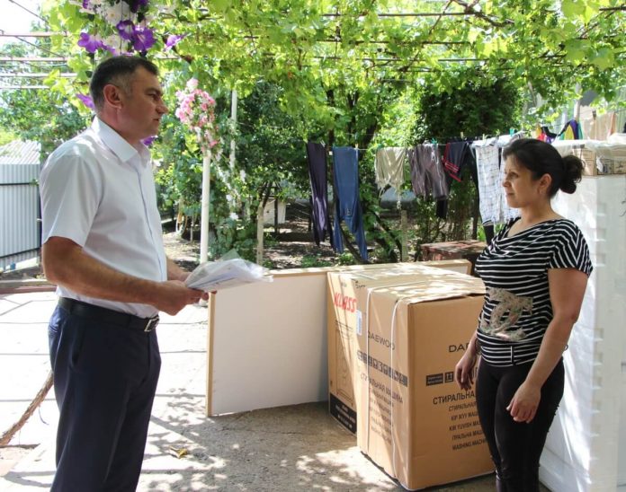 Жителям села Красненькое оказана помощь Жителям села Красненькое оказана помощь