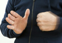 Зять избил тёщу Зять избил свекровь