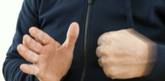 Зять избил тёщу Зять избил свекровь