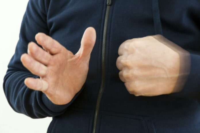 Зять избил свекровь Зять избил свекровь