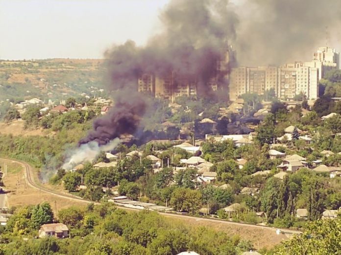 Фото из социальных сетей: горит сухостой Фото из социальных сетей: горит сухостой