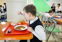 В школах Приднестровья могут возобновить горячее питание Оперштаб при Президенте обсудил вопрос организации горячего питания в школах