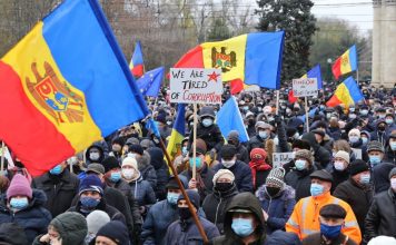 Митинг в Кишинёве завершился принятием декларации с требованиями Протесты в Кишиневе 6 декабря 2020 года