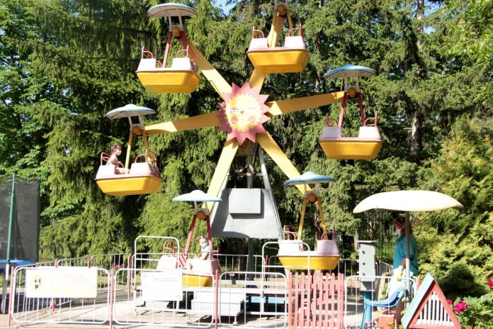 В Рыбнице скоро заработают аттракционы В Рыбнице скоро заработают аттракционы