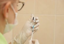 В Минздраве рассказали о сертификате вакцинации от коронавируса Сертификат вакцинации выдают после двух прививок