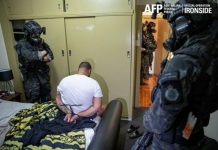 Сотни арестов, тонны конфискованных наркотиков. Преступники попались при использовании приложения на телефоне Источник изображения_ Reuters