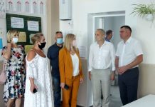 Глава города проверил готовность образовательных учреждений к учебному году Комиссия проверяет готовность школ к учебному году