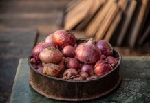 Из-за низкого качества молдавского лука снижаются цены на лук нового урожая лук