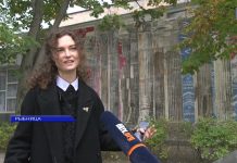 Александра Новак раскрыла секреты загадочного мурала на стене Молодежного центра в Рыбнице