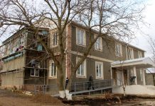 Глава госадминистрации проинспектировал ремонтные работы сельских медучреждений в Рыбницком районе