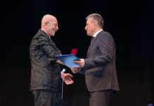 Александр Розенбаум получил звание «Народный артист ПМР» адим Красносельский присвоил Александру Розенбауму звание «Народный артист ПМР»