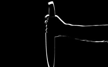 Студентки поругались за еду нож