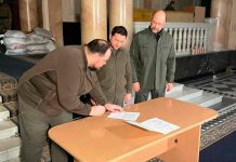 Зеленский подписал заявку на членство Украины в Европейском союзе Подписание заявки на членство Украины в ЕС