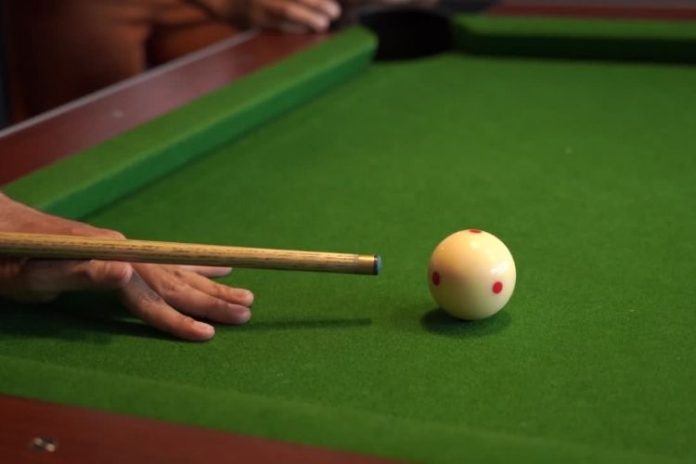 Бильярдный стол