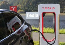 Илон Маск, основатель компаний Tesla и SpaceX стал самым богатым человеком в мире Tesla