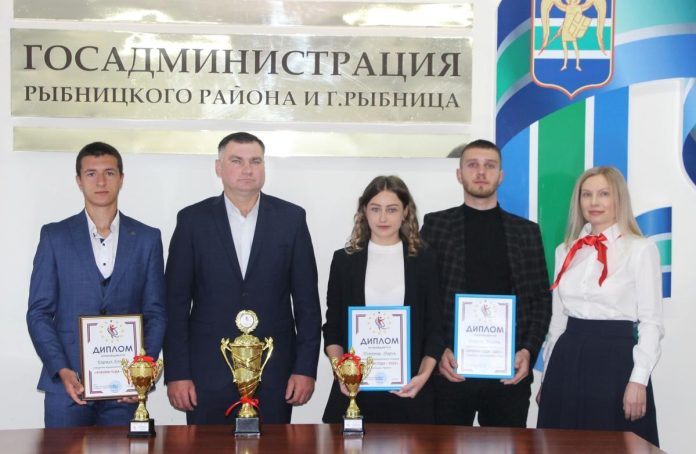 10Polish_20220519_130758474 Награждение победителей конкурса "Ученик года-2022"