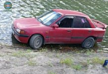 В селе Суклея Mazda уехала в Днестр селе, берегу, Днестра мужчина