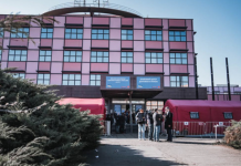 В столице Чехии закроют центр для беженцев из Украины столице, Чехии Праге центр помощи беженцам