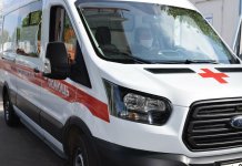 Меняла шторы и сломала ногу скорая, тракторист