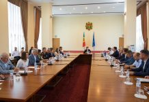 Студенты-беженцы из Украины смогут продолжить обучение в учебных заведениях Республики Молдова Фото пресс-центра правительства Молдовы