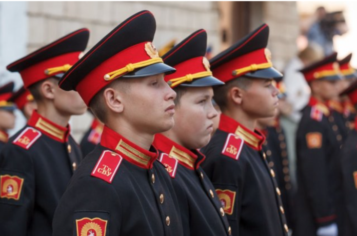 курсанты Суворовское училище
