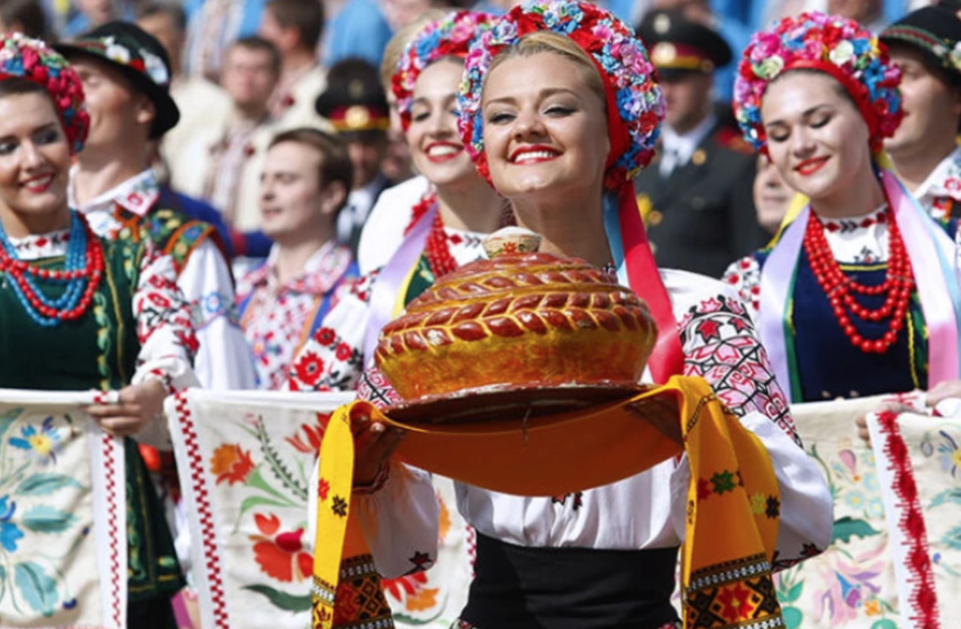 Украинский народ. Культура Украины. Moldova руки. Ukrainian Day Moldova.