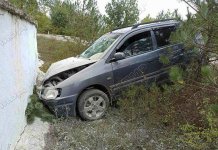 Авария в Рыбницком районе : машина врезалась в ограждение авария