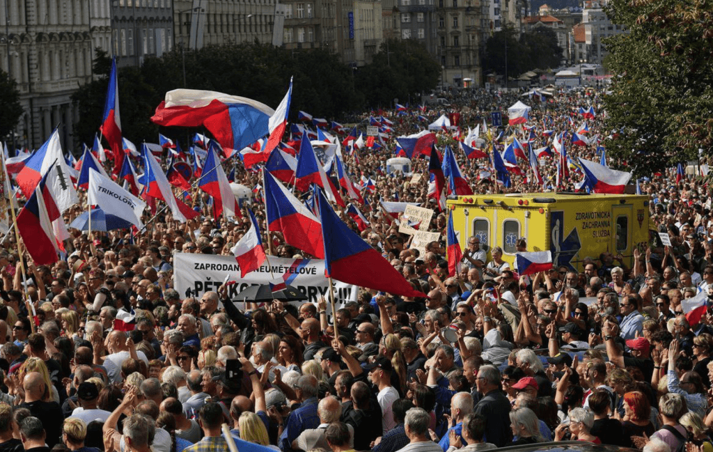 протесты, антиправительственные люди