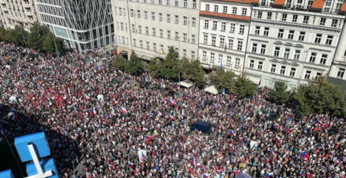 протесты Чехия Франция Праге