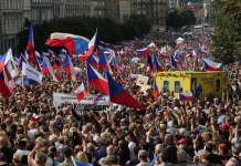 Жители Европы выходят на антиправительственные протесты протесты, антиправительственные люди