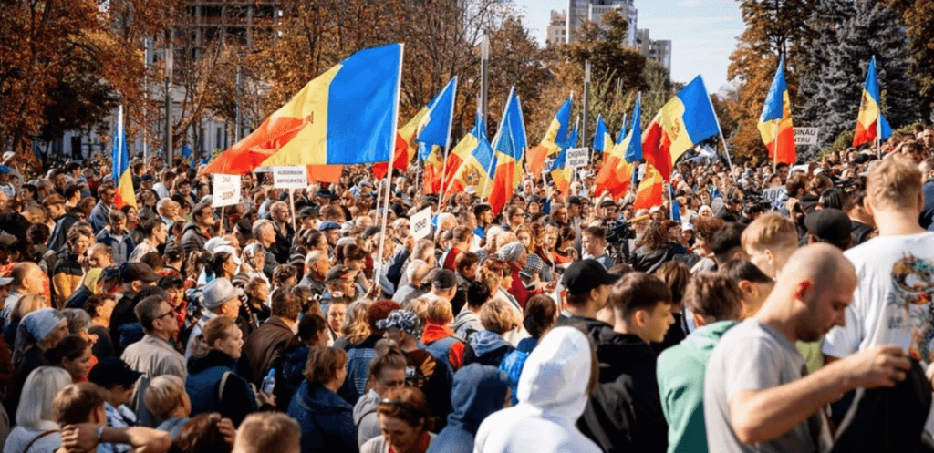 митинг протестующих правительства