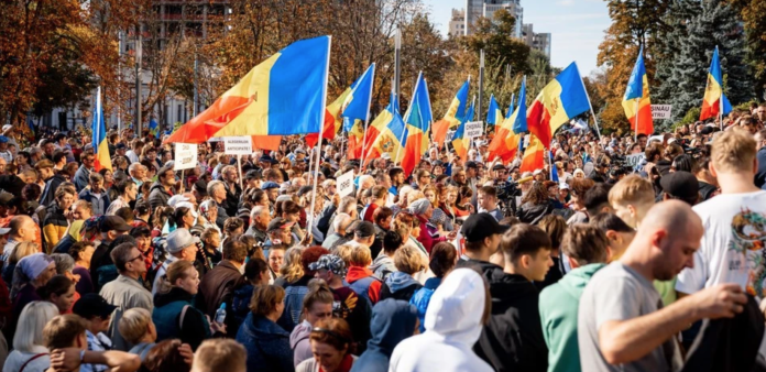 митинг протестующих правительства