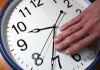 Переводим стрелки часов на зимнее время время